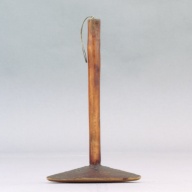 幅：13 (cm)×奥行：5.2 (cm)×高さ：24 (cm)／112 (g)，撮影・計測日：2003-11-28