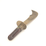 幅：5.8 (cm)×奥行：31 (cm)×高さ：4.8 (cm)／163 (g)，撮影・計測日：1999-12-07