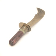 幅：5.7 (cm)×奥行：31 (cm)×高さ：4.6 (cm)／171 (g)，撮影・計測日：1999-12-07