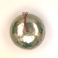 幅：26 (cm)×奥行：26 (cm)×高さ：16 (cm)／1.76 (kg)，撮影・計測日：1999-12-07