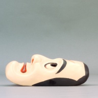 幅：15 (cm)×奥行：20 (cm)×高さ：7.5 (cm)／260 (g)，撮影・計測日：2003-11-21