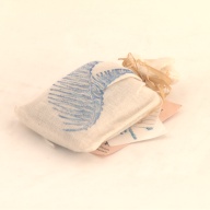 幅：7.6 (cm)×奥行：12 (cm)×高さ：3.7 (cm)／29 (g)，撮影・計測日：2000-12-18