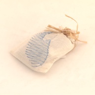 幅：8.3 (cm)×奥行：12 (cm)×高さ：3.6 (cm)／27 (g)，撮影・計測日：2000-12-18