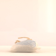 幅：8.3 (cm)×奥行：12 (cm)×高さ：3.6 (cm)／27 (g)，撮影・計測日：2000-12-18