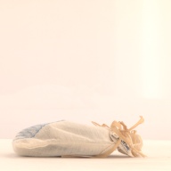 幅：8.3 (cm)×奥行：12 (cm)×高さ：3.6 (cm)／27 (g)，撮影・計測日：2000-12-18