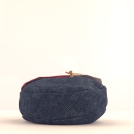 幅：11 (cm)×奥行：14 (cm)×高さ：6.3 (cm)／642 (g)，撮影・計測日：2000-12-11