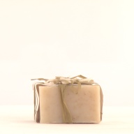 幅：6.5 (cm)×奥行：5.4 (cm)×高さ：3.7 (cm)／83 (g)，撮影・計測日：2000-12-12