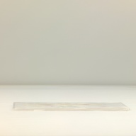 幅：28 (cm)×奥行：22 (cm)×高さ：0.7 (cm)／47 (g)，撮影・計測日：2000-12-27