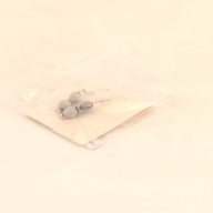 幅：0.9 (cm)×奥行：4.9 (cm)×高さ：0.8 (cm)／7 (g)，撮影・計測日：2000-12-25