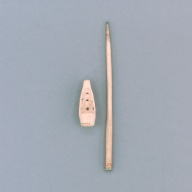 幅：1.7 (cm)×奥行：35 (cm)×高さ：1.6 (cm)／33 (g)，撮影・計測日：2003-12-15