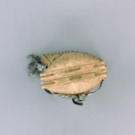 幅：22 (cm)×奥行：15 (cm)×高さ：24 (cm)／186 (g)，撮影・計測日：2004-02-03